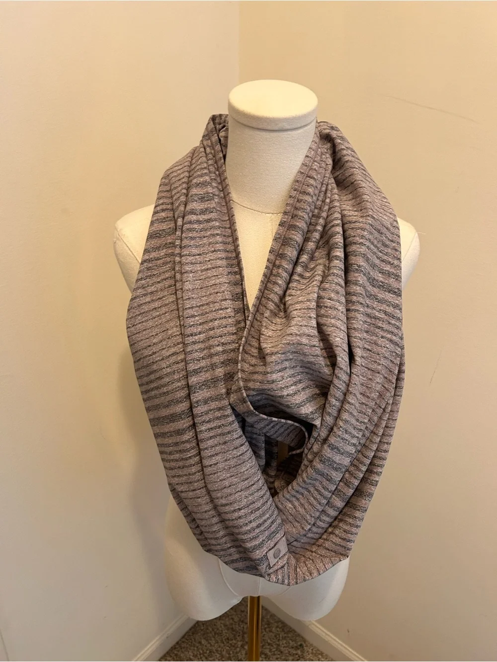 LuLuLemon Vinyasa scarf